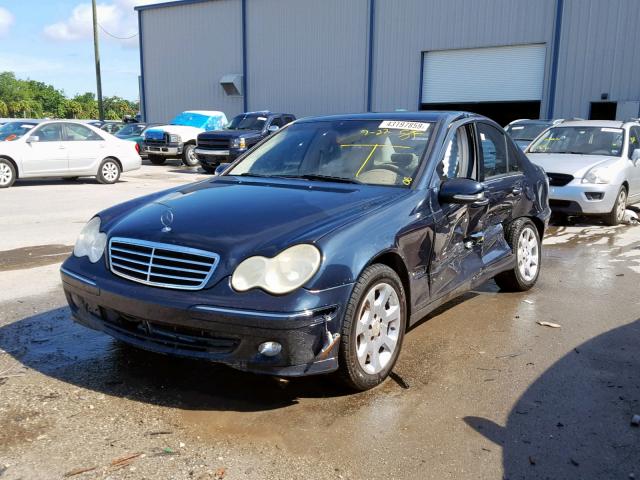 WDBRF61J75F568684 - 2005 MERCEDES-BENZ C 240 BLUE photo 2