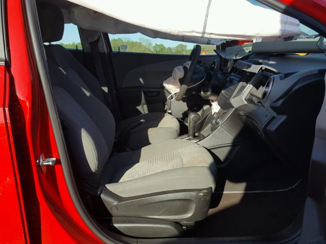 1G1JA5SH6G4134704 - 2016 CHEVROLET SONIC LS RED photo 5