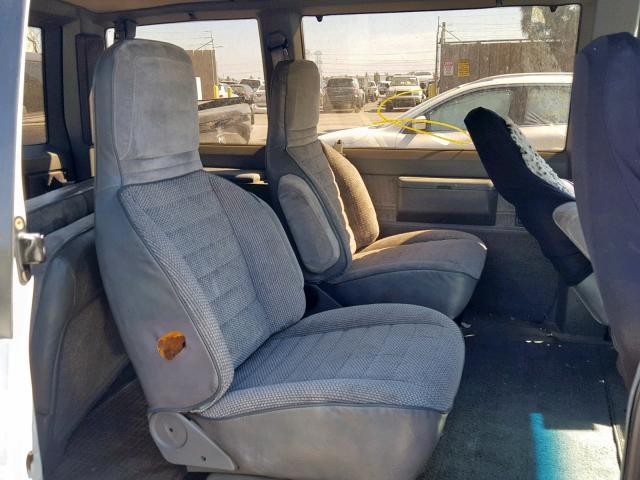 1GKDM15Z6KB542475 - 1989 GMC SAFARI WHITE photo 6