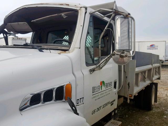 2FZACFCT44AN26262 - 2004 STERLING TRUCK ACTERRA WHITE photo 2