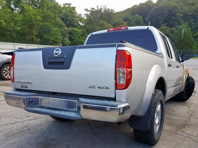 1N6AD07WX7C401547 - 2007 NISSAN FRONTIER C SILVER photo 4