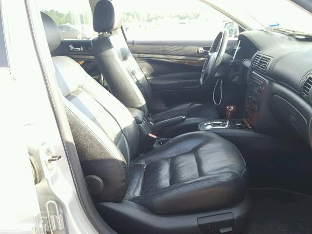 WVWRH63B94P094702 - 2004 VOLKSWAGEN PASSAT GLX 银色 照片 5