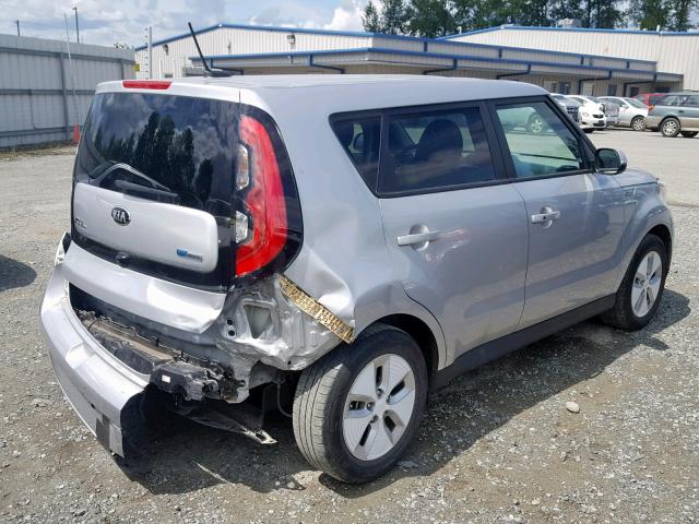 KNDJP3AE0G7013330 - 2016 KIA SOUL EV SILVER photo 4