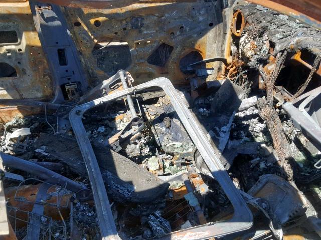 1G2WR521X2F113879 - 2002 PONTIAC GRAND PRIX BLUE photo 5