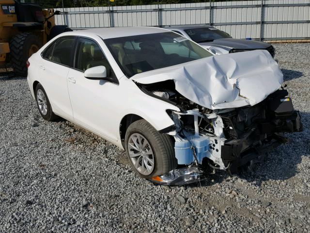 4T4BF1FK1GR562984 - 2016 TOYOTA CAMRY LE WHITE photo 1