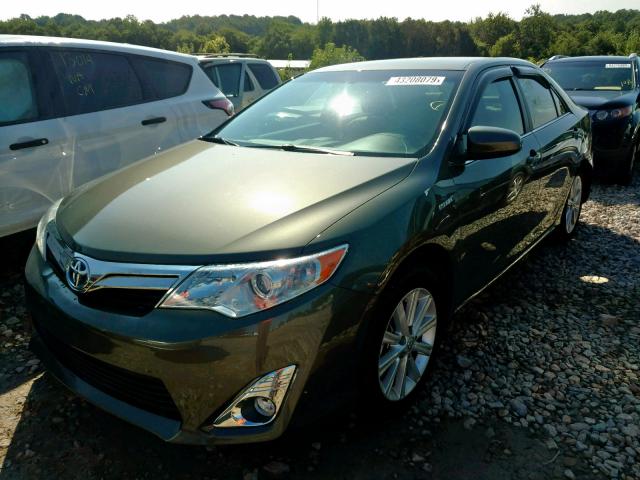 4T1BD1FKXEU129001 - 2014 TOYOTA CAMRY HYBR GRAY photo 2