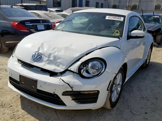 3VWFD7AT1KM706391 - 2019 VOLKSWAGEN BEETLE S WHITE photo 2