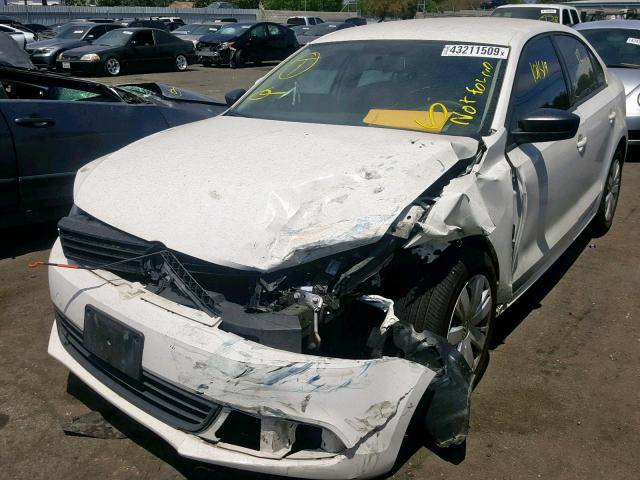 3VW2K7AJ2EM235858 - 2014 VOLKSWAGEN JETTA BASE WHITE photo 2