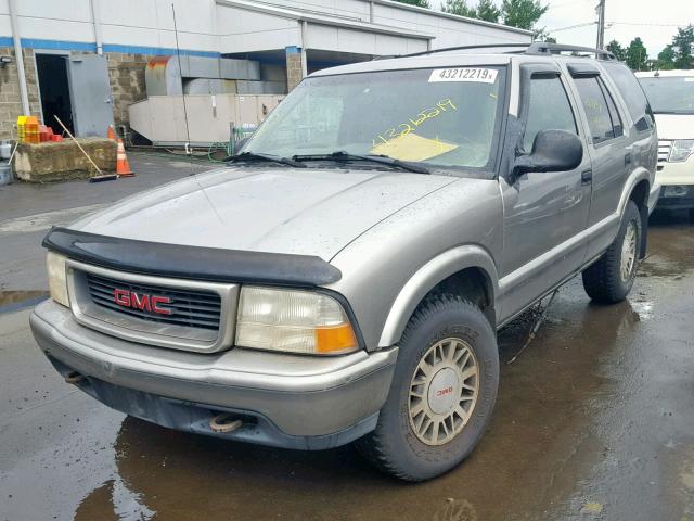 1GKDT13WXW2550452 - 1998 GMC ENVOY BROWN photo 2