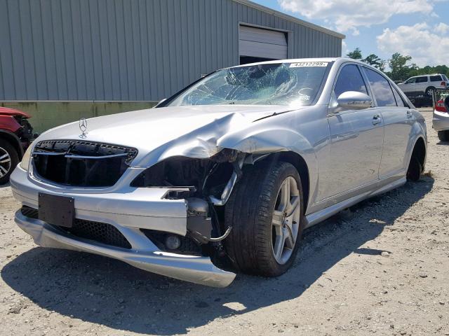 WDDNG71X17A052253 - 2007 MERCEDES-BENZ S 550 SILVER photo 2