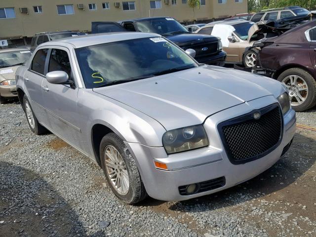 2C3KA53G06H400466 - 2006 CHRYSLER 300 TOURIN SILVER photo 1