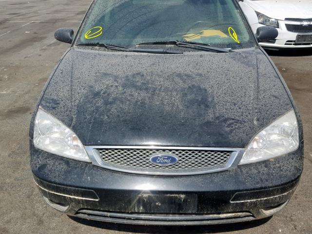 3FAFP31N95R143284 - 2005 FORD FOCUS ZX3 BLACK photo 9