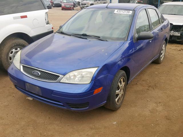 1FAFP34N55W180115 - 2005 FORD FOCUS ZX4 BLUE photo 2