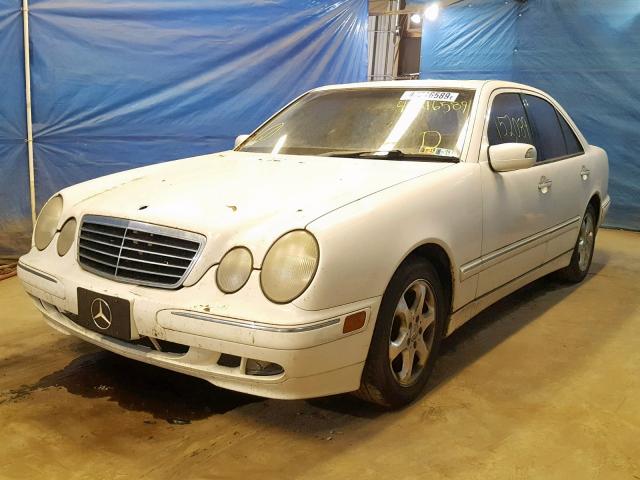 WDBJF65J12B430035 - 2002 MERCEDES-BENZ E 320 WHITE photo 2