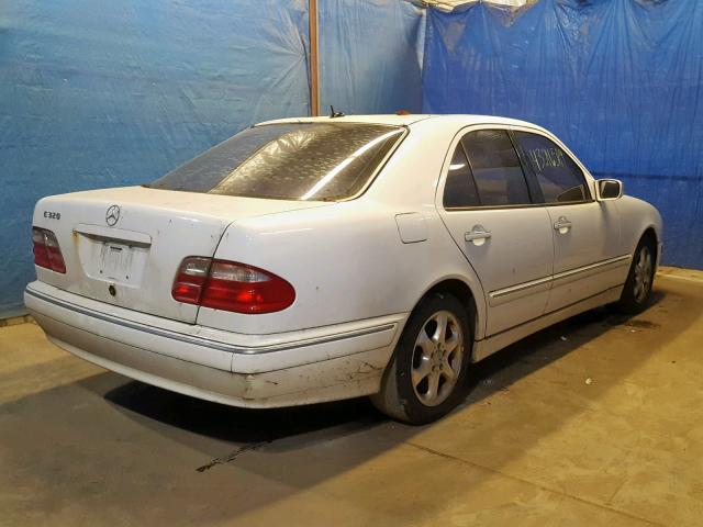 WDBJF65J12B430035 - 2002 MERCEDES-BENZ E 320 WHITE photo 4