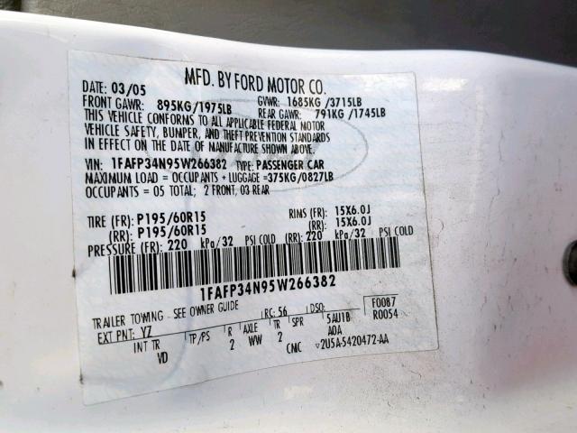 1FAFP34N95W266382 - 2005 FORD FOCUS ZX4 WHITE photo 10