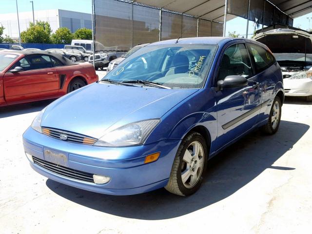 3FAFP31Z13R152156 - 2003 FORD FOCUS ZX3 BLUE photo 2