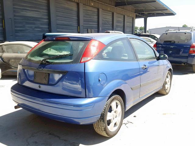 3FAFP31Z13R152156 - 2003 FORD FOCUS ZX3 BLUE photo 4