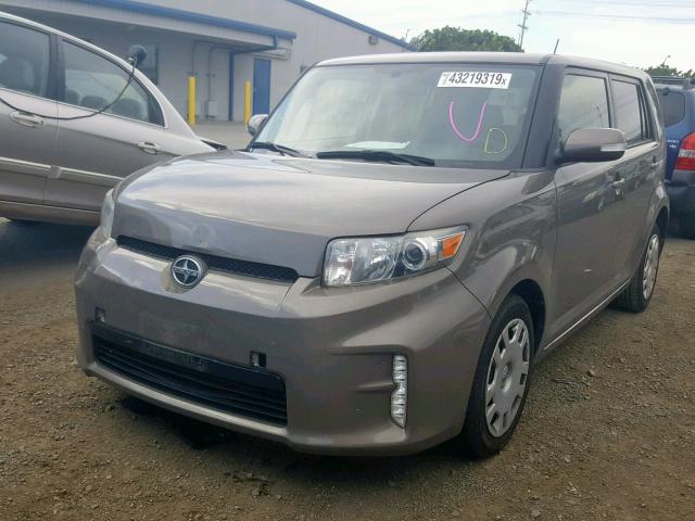 JTLZE4FE3FJ071560 - 2015 TOYOTA SCION XB GRAY photo 2