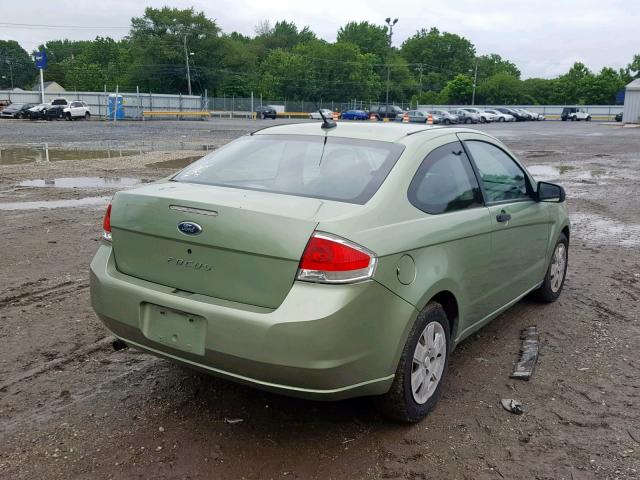 1FAHP32N88W171215 - 2008 FORD FOCUS S/SE GREEN photo 4