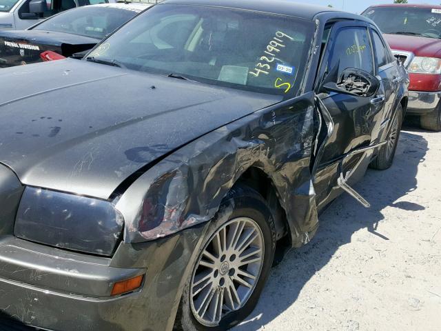 2C3CA5CV0AH206158 - 2010 CHRYSLER 300 TOURIN GRAY photo 9