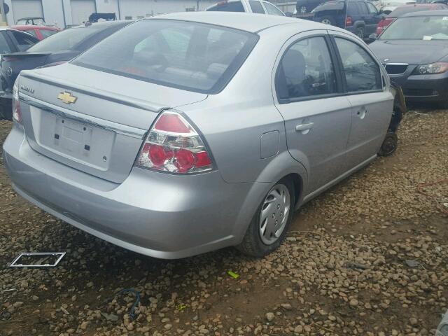 KL1TD56E49B641839 - 2009 CHEVROLET AVEO LS SILVER photo 4