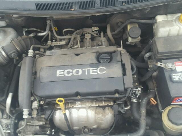 KL1TD56E49B641839 - 2009 CHEVROLET AVEO LS SILVER photo 7