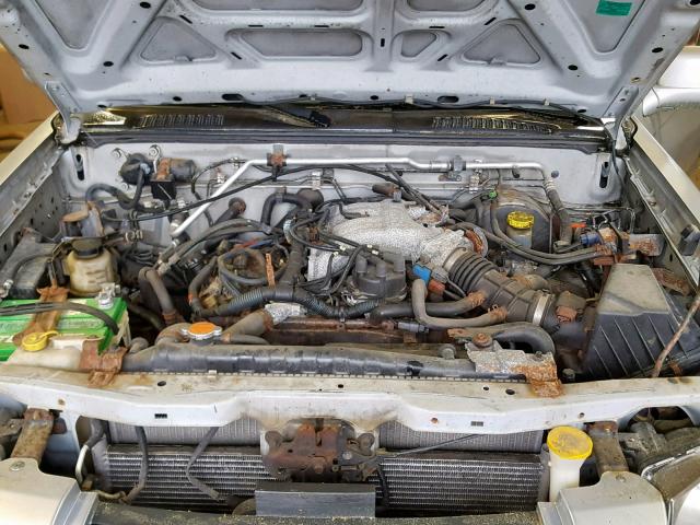 1N6ED27Y21C388394 - 2001 NISSAN FRONTIER C SILVER photo 7