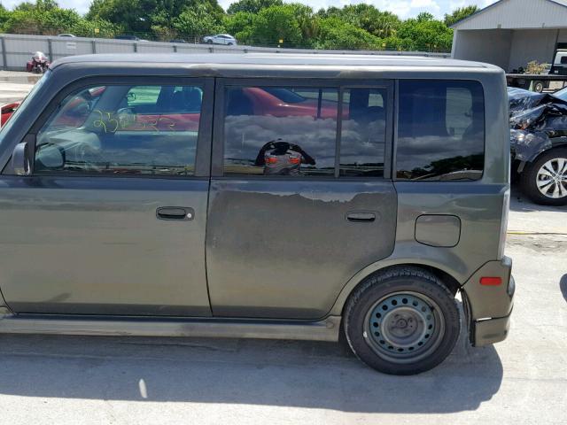 JTLKT324654028570 - 2005 TOYOTA SCION XB GREEN photo 9