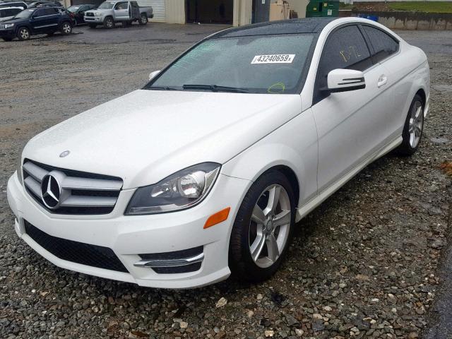 WDDGJ4HB7DG048736 - 2013 MERCEDES-BENZ C 250 WHITE photo 2