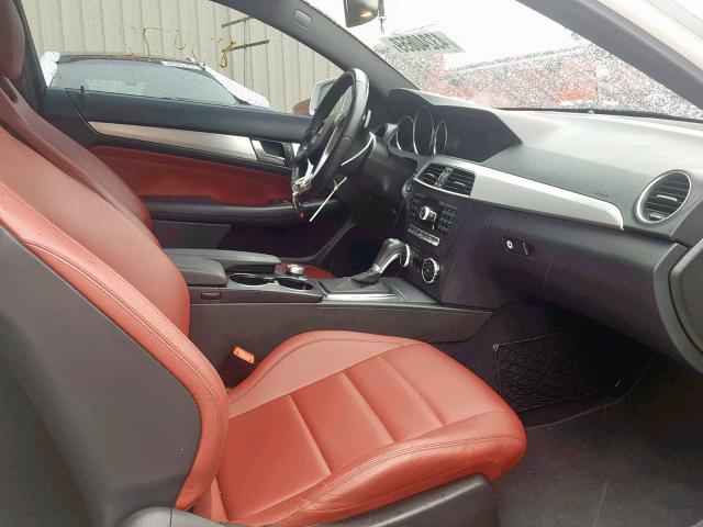 WDDGJ4HB7DG048736 - 2013 MERCEDES-BENZ C 250 WHITE photo 5