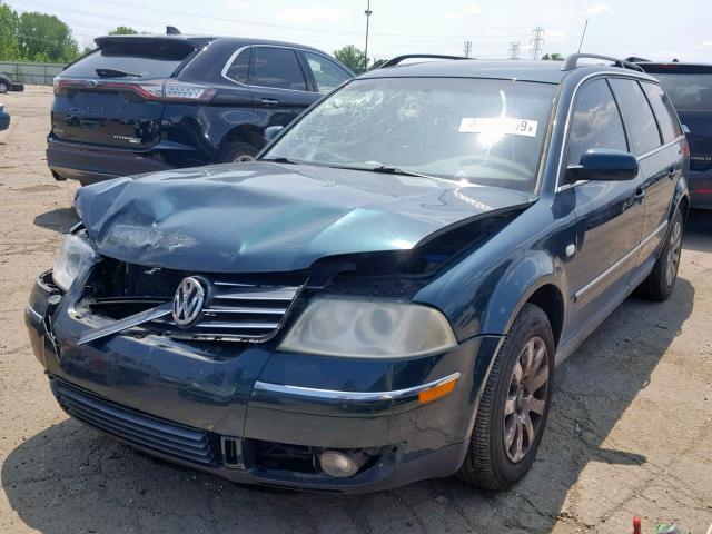 WVWVH63B02E055732 - 2002 VOLKSWAGEN PASSAT GLS GREEN photo 2