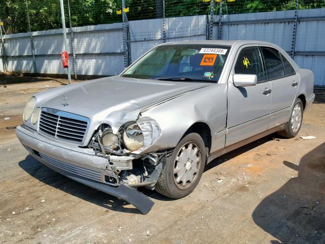 WDBJF65H4XA718108 - 1999 MERCEDES-BENZ E 320 SILVER photo 2