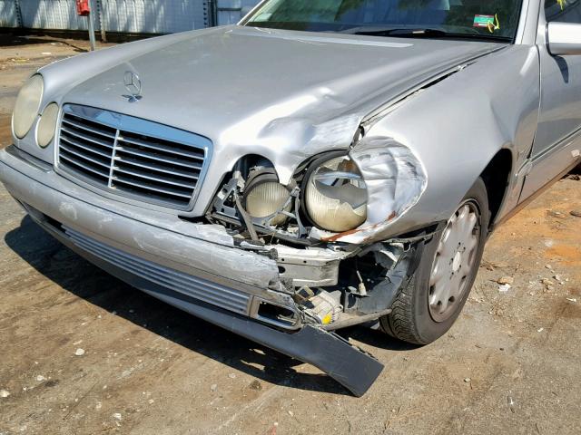 WDBJF65H4XA718108 - 1999 MERCEDES-BENZ E 320 SILVER photo 9