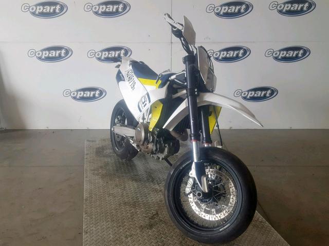 VBKUSV408KM745446 - 2019 HUSQVARNA SUPERMOTO WHITE photo 1