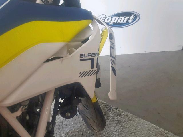 VBKUSV408KM745446 - 2019 HUSQVARNA SUPERMOTO WHITE photo 9