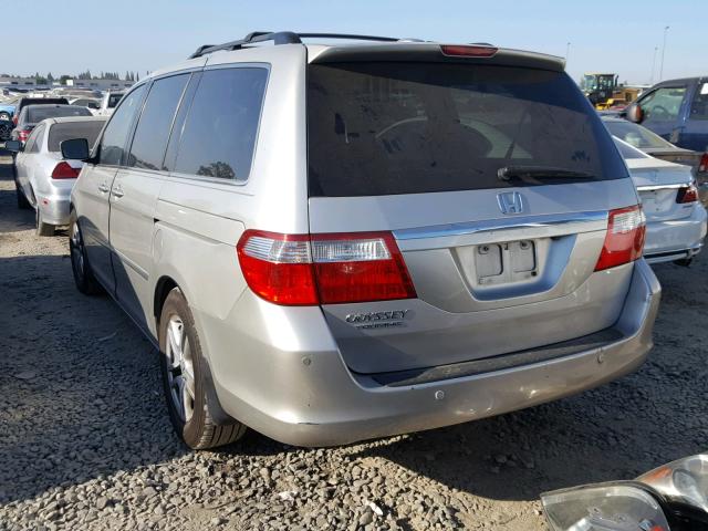 5FNRL38856B008518 - 2006 HONDA ODYSSEY TO SILVER photo 3