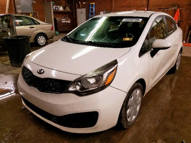 KNADM4A39E6378695 - 2014 KIA RIO LX WHITE photo 2