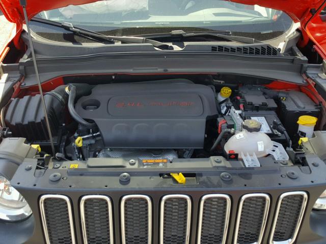 ZACCJAAB8JPG79382 - 2018 JEEP RENEGADE S 红色 照片 7