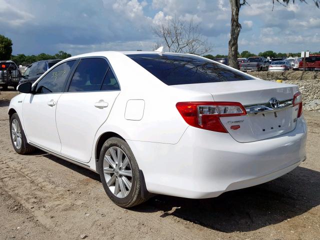 4T1BD1FK2EU104271 - 2014 TOYOTA CAMRY HYBR WHITE photo 3