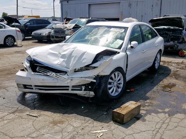 KMHFC46F07A213793 - 2007 HYUNDAI AZERA SE WHITE photo 2