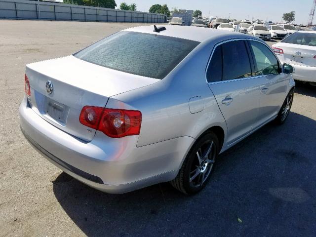 3VWDG71K26M628084 - 2006 VOLKSWAGEN JETTA 2.5 SILVER photo 4