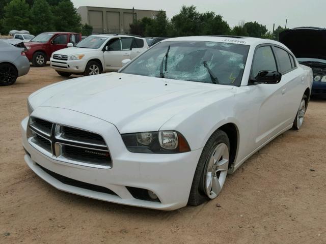 2C3CDXHG6CH242727 - 2012 DODGE CHARGER SX WHITE photo 2