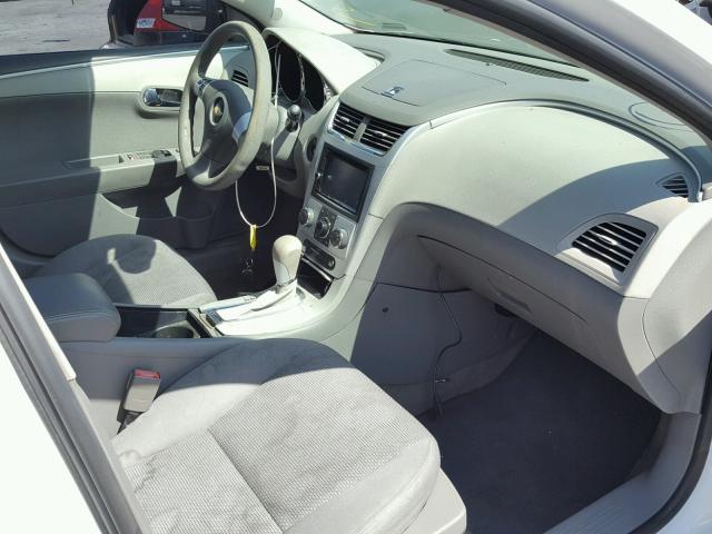 1G1ZB5E18BF187674 - 2011 CHEVROLET MALIBU LS WHITE photo 5