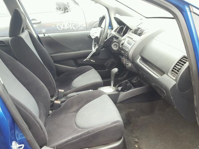 JHMGD38608S026903 - 2008 HONDA FIT BLUE photo 5