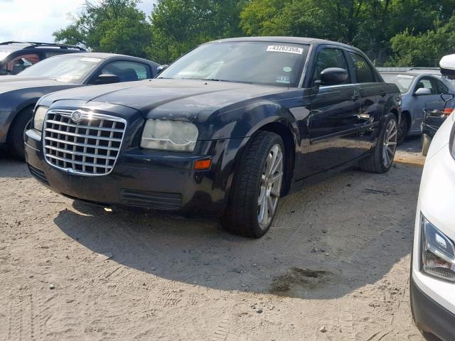 2C3JA43R65H152407 - 2005 CHRYSLER 300 BLACK photo 2