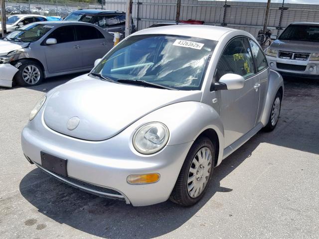 3VWBK21C83M418814 - 2003 VOLKSWAGEN NEW BEETLE Gümüş foto 2