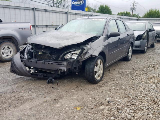 1FAHP34N67W215823 - 2007 FORD FOCUS ZX4 GRAY photo 2