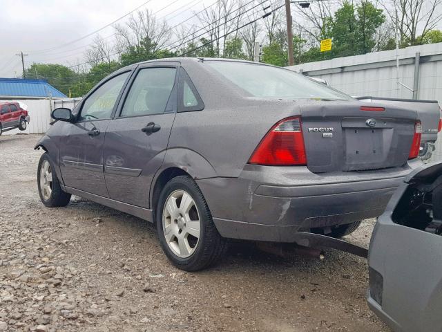 1FAHP34N67W215823 - 2007 FORD FOCUS ZX4 GRAY photo 3