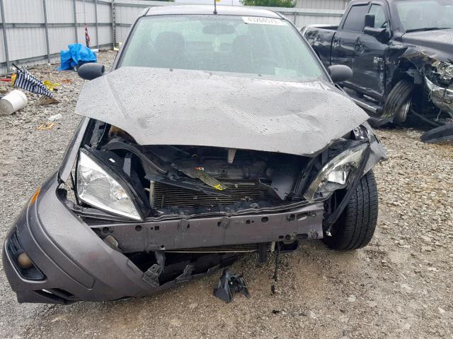 1FAHP34N67W215823 - 2007 FORD FOCUS ZX4 GRAY photo 9